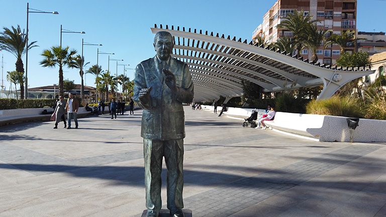 Paseo estatua torrevieja - taxitimetorrevieja best taxi service